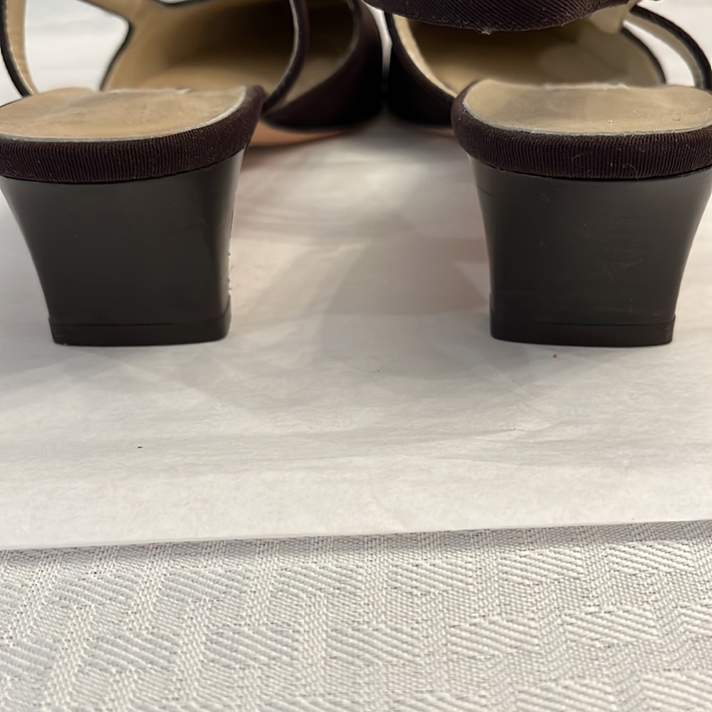 Talbots Woman's Brown Heels. Never Worn. Size 6M. Made in Italy - Picture 7 of 12